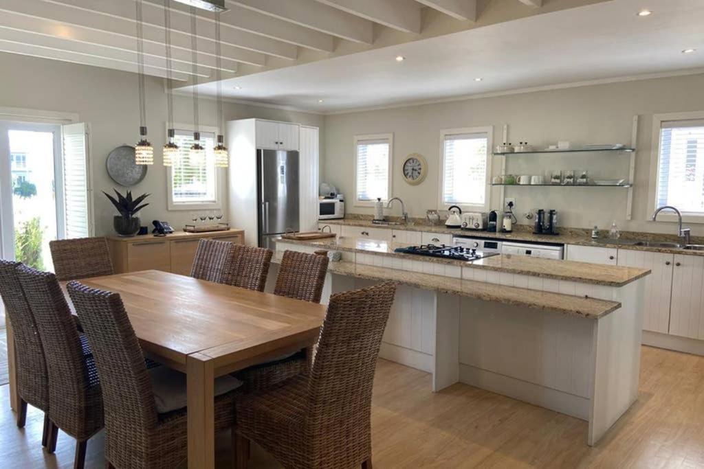 Summit Song - Thesen Island Villa Knysna Bagian luar foto